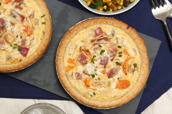 Quiches de Tomate Cherry y Cebolla — Foto de Stock