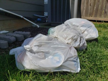 İkamet Alanındaki Çöp Yığını