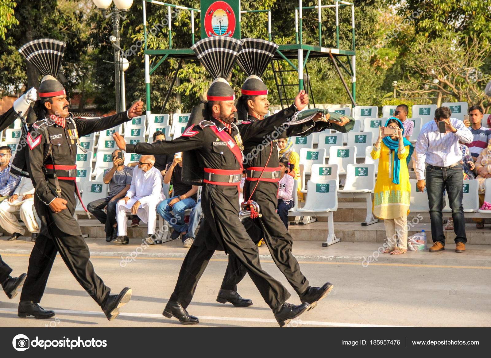 ガレンジャー インド パキスタン国境 パキスタンのレンジャー パキスタン国境ワガ 2013 — ストック編集用写真©mimmikhail#185957476