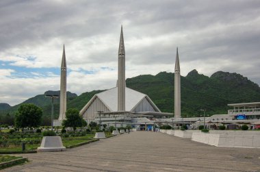Faysal Camii ve Islamabad.