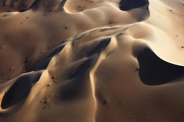 Luchtfoto van zandduinen op Rub Al Khali — Stockfoto