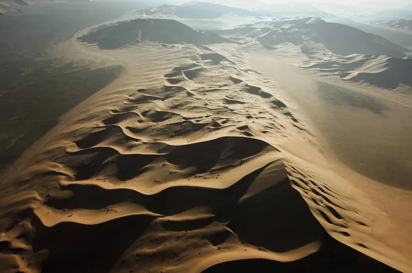 Luchtfoto van zandduinen op Rub Al Khali — Stockfoto