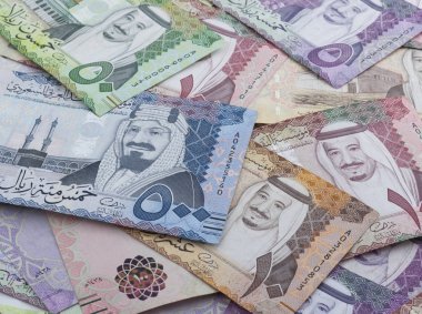 Yeni Suudi Arabistan Riyali banknotlar Kral Salman gösterilen