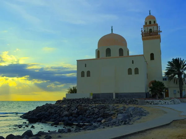 Masjid Al-Jazeera "The Island" On Rocks Inside The Red Sea In Je — Stok Foto