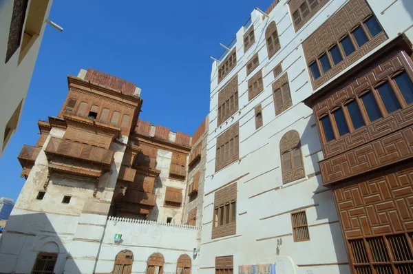 Edificios y calles de la ciudad vieja de Jeddah — Foto de Stock