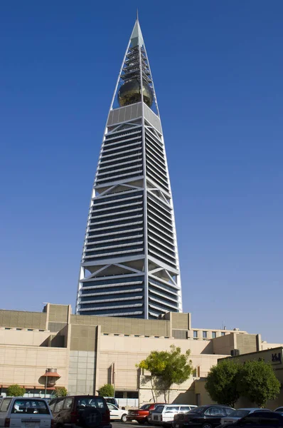 RIYADH - 21 de octubre: Torre Al Faisaliah y alrededores en Octo — Foto de Stock