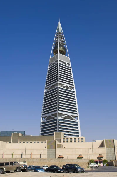 RIYADH - October 21: Al Faisaliah Tower and Surroundings on Octo — Stock Photo, Image