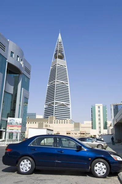 Al Faisaliah Kulesi ve çevresi 21 Ekim, 2007 Riyad