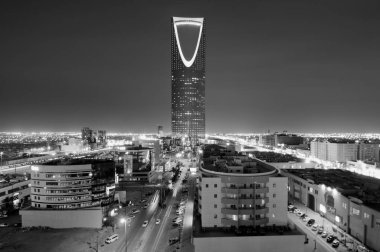 Gece manzarası Suudi Arabistan başkenti Riyad şehir