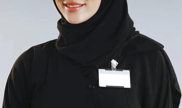 Saudi Woman Torso With an Isolated Badge on Her Chest — Stock Photo, Image