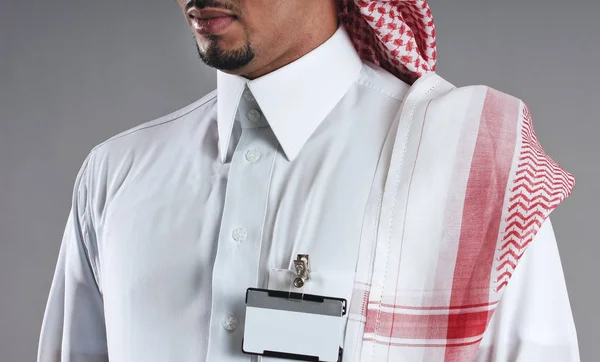 Саудівської Аравії людина тулуба з ізольованих знак на грудях — стокове фото