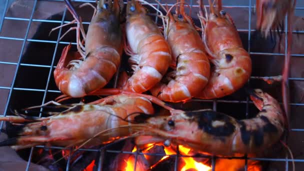 Camarão Grelha Churrasco Comida Mar Chamas Fogo Fundo Câmera Lenta — Vídeo de Stock