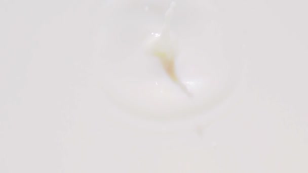 lait coulant au ralenti 