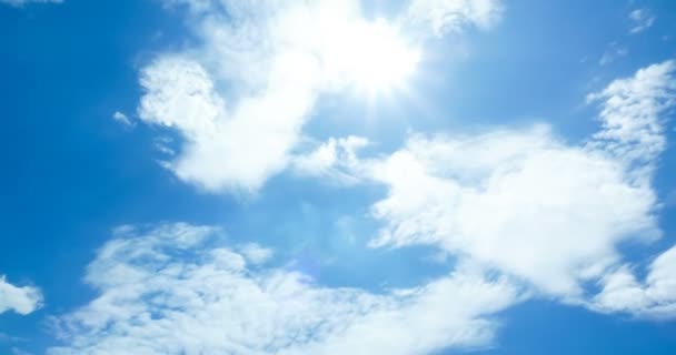 Bulutlar Hareket Ediyor Güneş Işığı — Stok video