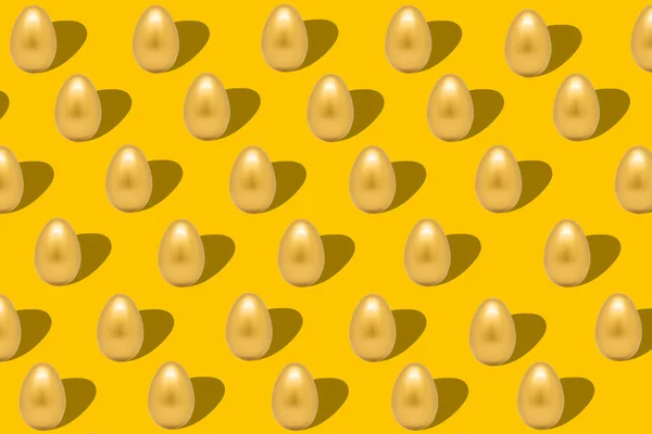Flat Lay Pattern Gold Eggs Yellow Backdrop Creative Minimal Art — Stock Photo, Image