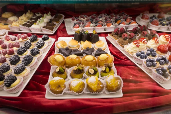 Tasty Beautiful Cakes Show Window Cafe — Stock Photo, Image