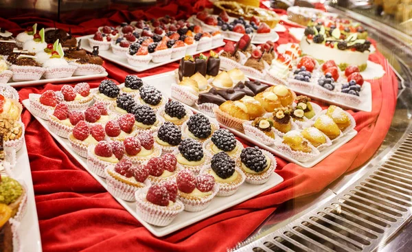 Tasty Beautiful Cakes Show Window Cafe — Stock Photo, Image