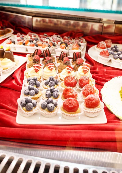 Cakes Berries Show Window Coffee Pastry Bar — Stock Photo, Image