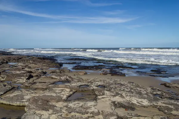 Ondas e céu azul na praia de Torres — Fotografia de Stock