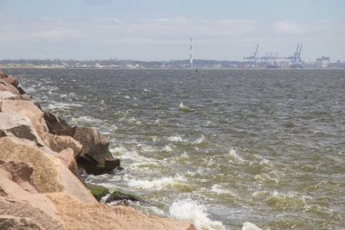 Rio grande bağlantı noktası ve dalgakıran Cassino Plajı'nda dalgalarda