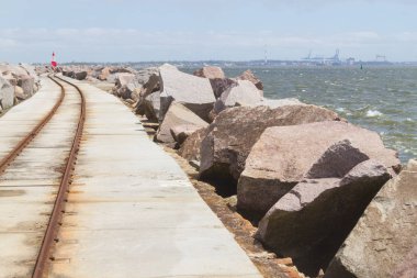 dalgakıran Cassino Beach üzerinde iz vagoneta