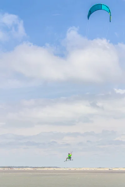 Kitesurf na praia de Cassino — Fotografia de Stock
