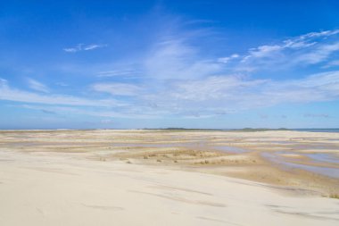 Lagoa kum tepelerine Peixe Gölü yapmak