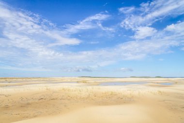 Lagoa kum tepelerine Peixe Gölü yapmak