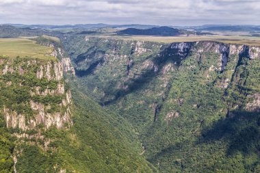 Cliffs at Fortaleza Canyon