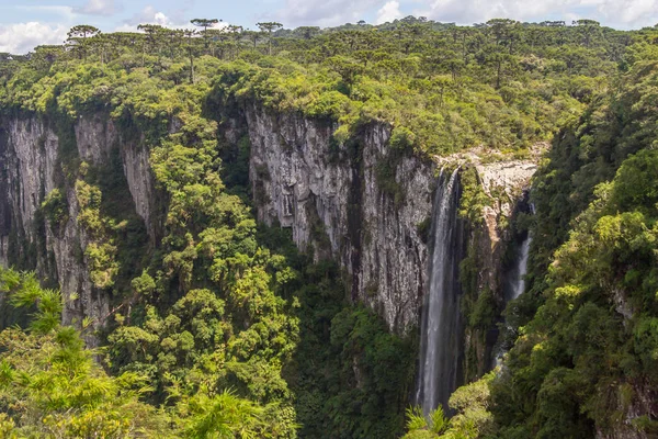 Wasserfall am itaimbezinho Canyon — Stockfoto