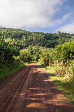 kırsal kesimde toprak yol