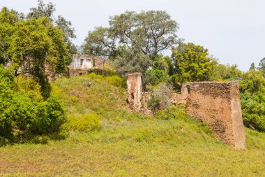 Çiftlik evi harabeye Santiago Cacem yapmak