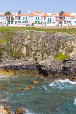 Beach, uçurumlar ve Porto Covo evleri