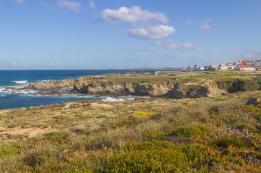 Beach, uçurumlar ve Porto Covo evleri