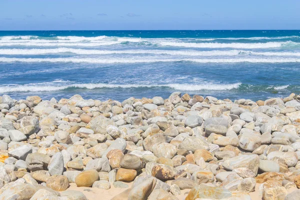 Stone wall in Queimado beach,  Vila Nova de Milfontes — Zdjęcie stockowe