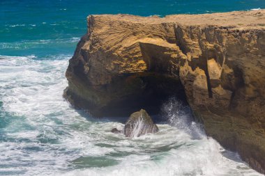 Plaj, Vila Nova de Milfontes uçurumlarda