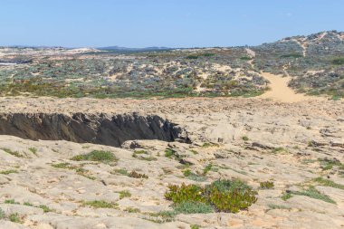 Uçurum ve yollar, Vila Nova de Milfontes