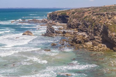 Plaj, Vila Nova de Milfontes uçurumlarda