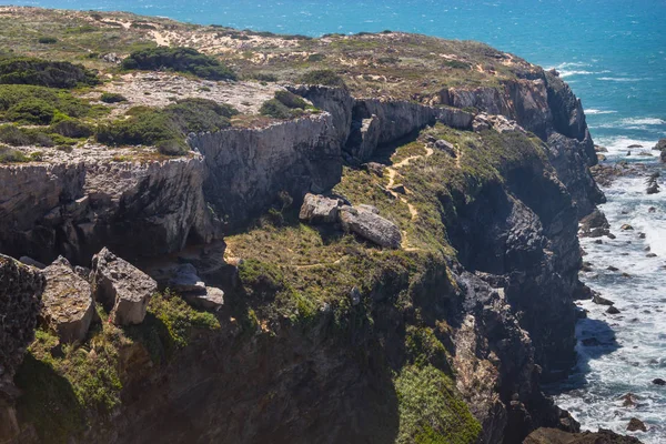 Sentiero sulle scogliere sulla spiaggia, Vila Nova de Milfontes — Foto Stock