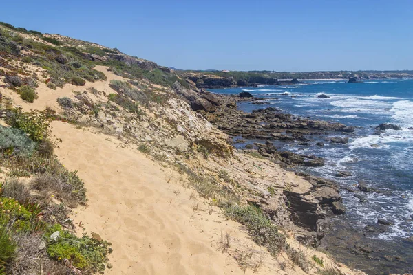 Trail i klipporna på stranden, Vila Nova de Milfontes — Stockfoto