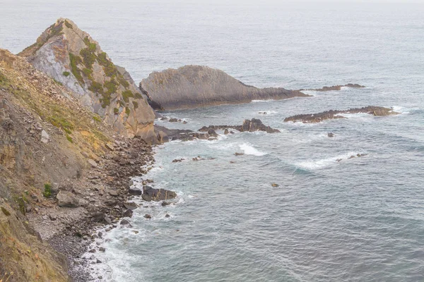 Kayalar ve kayalıklarla Odeceixe