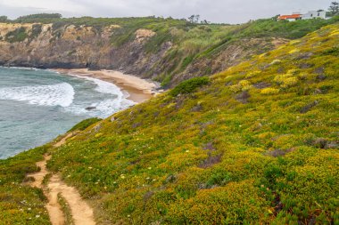İz ve evi kayalıklardan Zambujeira do Mar