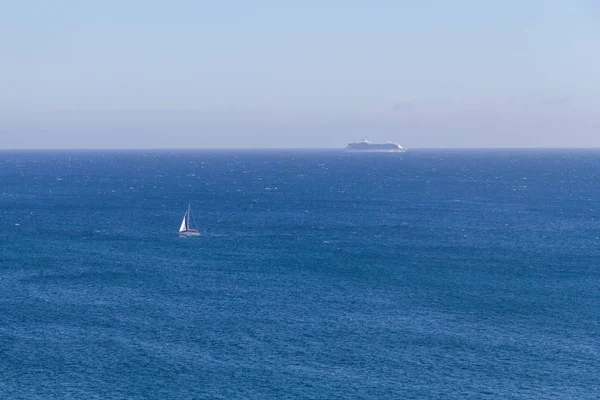Ships in the ocean in Cascais — Stock Photo, Image