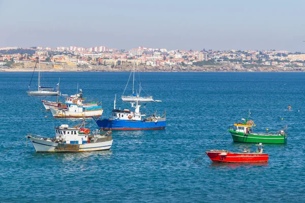 Barcos atracados numa Marina em Cascais — Fotografia de Stock