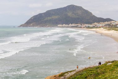 Costao do Santinho beach iz