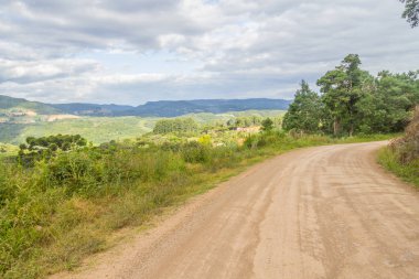 Gramado Farm road