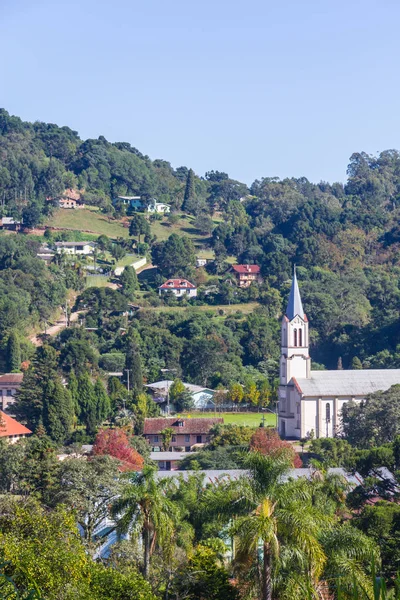 Çiftlik yolu Vadisi ve Nova Petropolis dağlarda