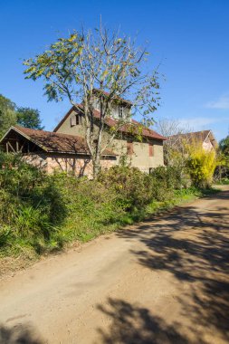 Gramado çiftlik kirli yolda