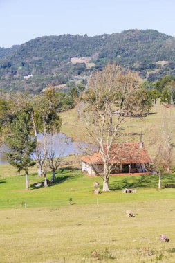 Çiftlik ve Gramado gölde