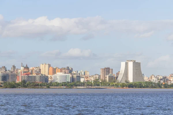Vue sur la ville avec centre administratif, Porto Alegre — Photo